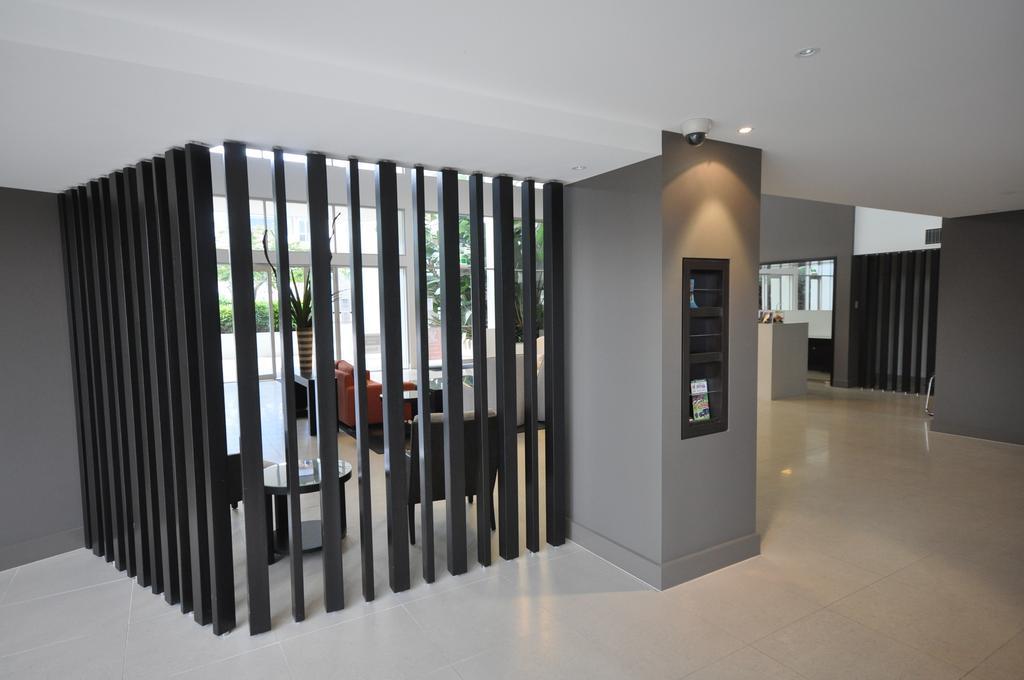 Chancellor Lakeside Apartments Gold Coast Exterior foto