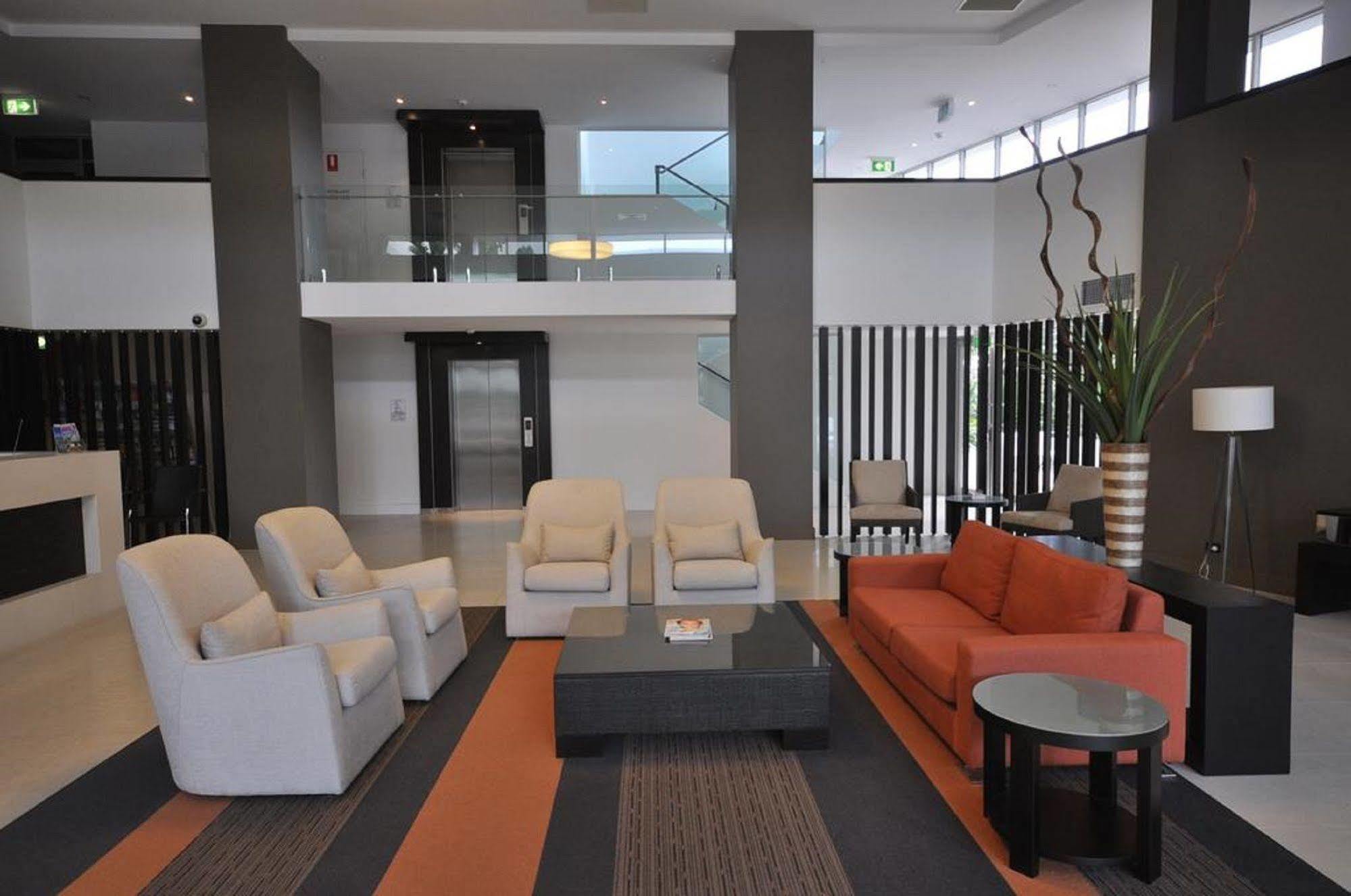 Chancellor Lakeside Apartments Gold Coast Exterior foto